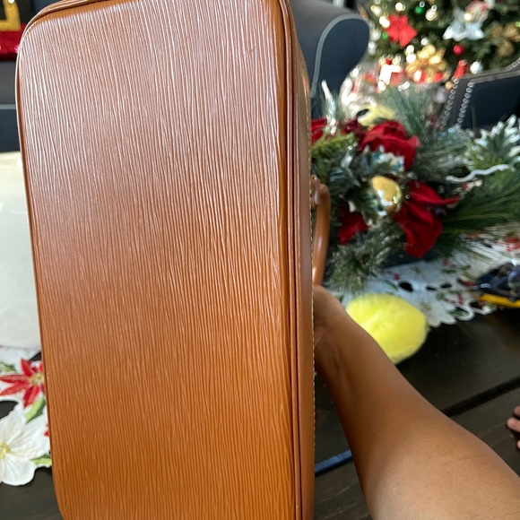 💕❌❌❌SOLD❌❌❌Cipango Epi Alma Pm💕 - Picture 3 of 8